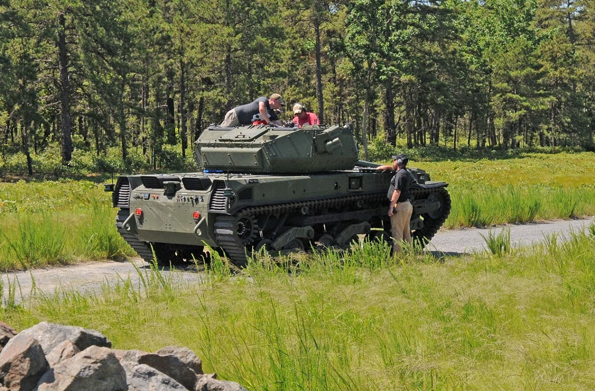 美國陸軍「RCV-M」遠程遙控戰鬥坦克原型車測試畫面。 圖：翻攝環球網