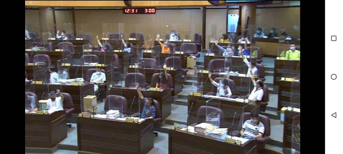 桃市議會國民黨團提出普發現金5000元動議，獲得多數表決通過。 圖：桃園市議會國民黨團提供