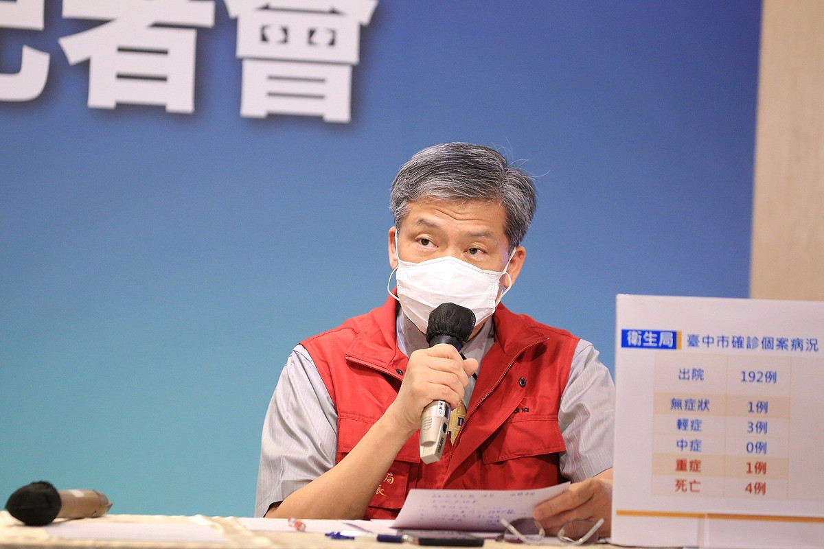台中市衛生局長曾梓展就疫苗遭丟棄一事向市民致歉。 台中市政府/提供