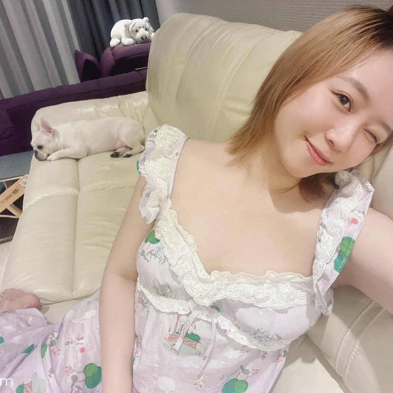 鄭茵聲分享清純可愛睡衣照。 圖：翻攝IG／鄭茵聲