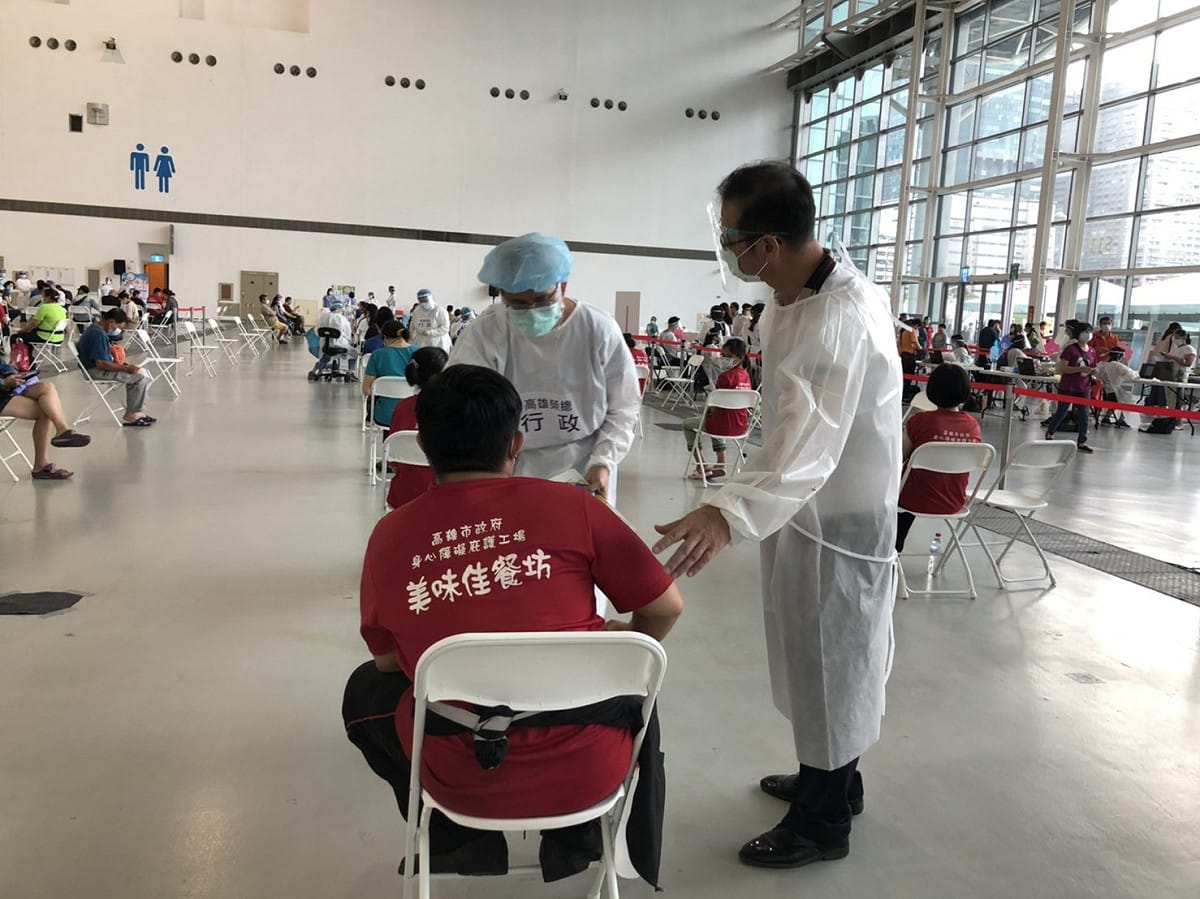 高市府為身障者安排專案疫苗接種服務。 圖：高市勞工局提供