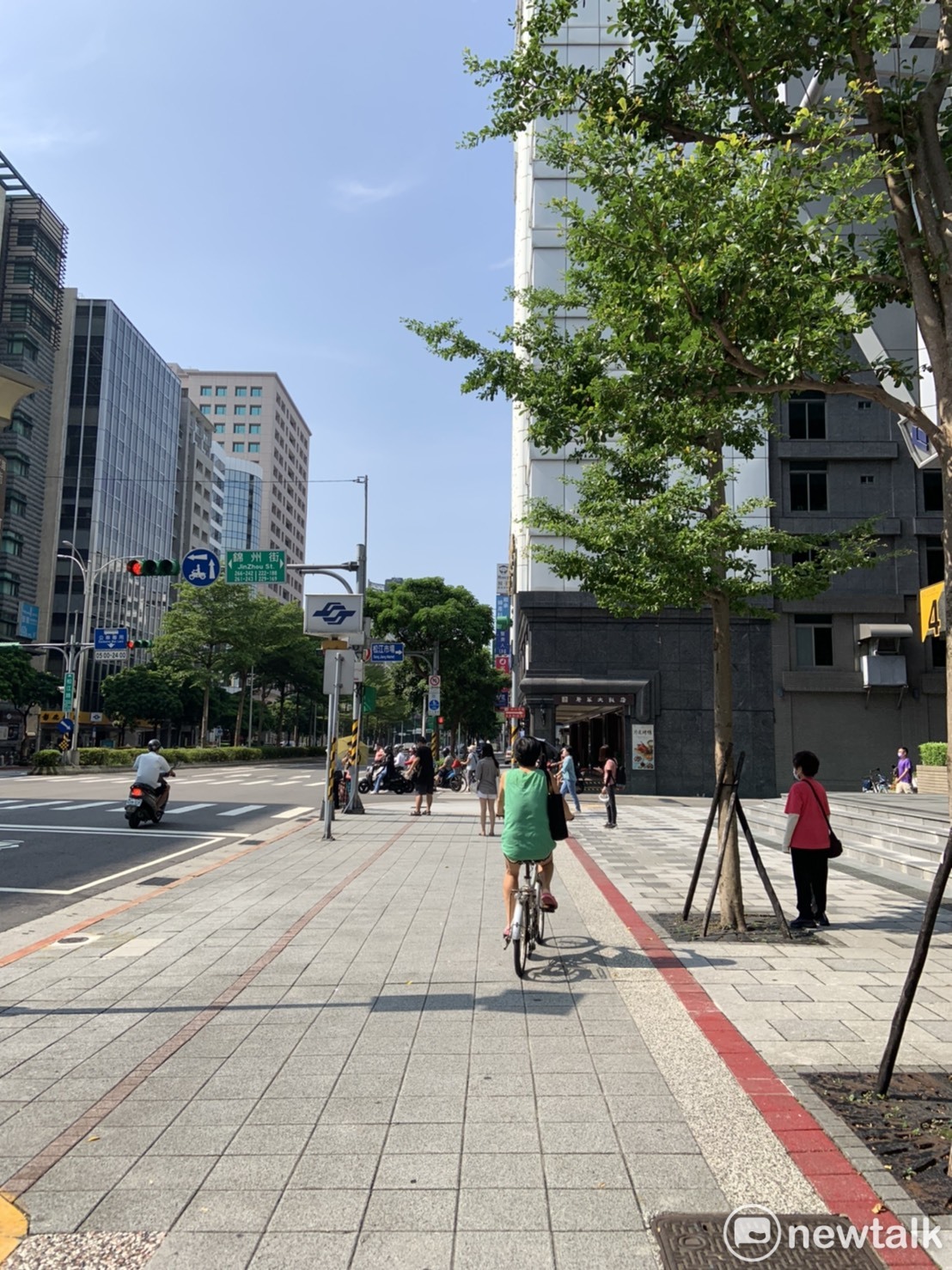 氣象專家彭啟明表示，由於太平洋高壓增強，近期高溫可能達37-38度。 圖：張家寧/攝(資料照)