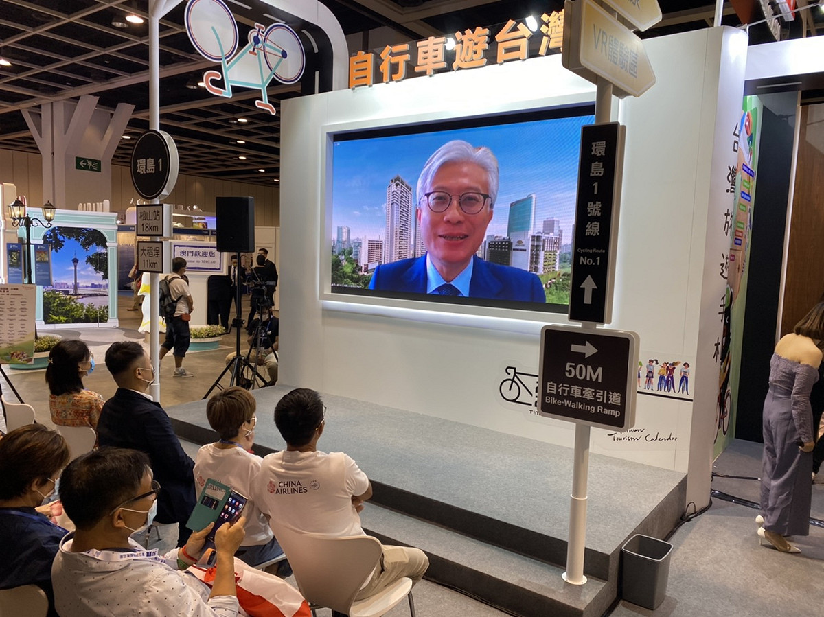 中彰區域觀光聯盟總召柴俊林，透過線上推介觀光圈食宿遊購最新遊程。 參山處/提供
