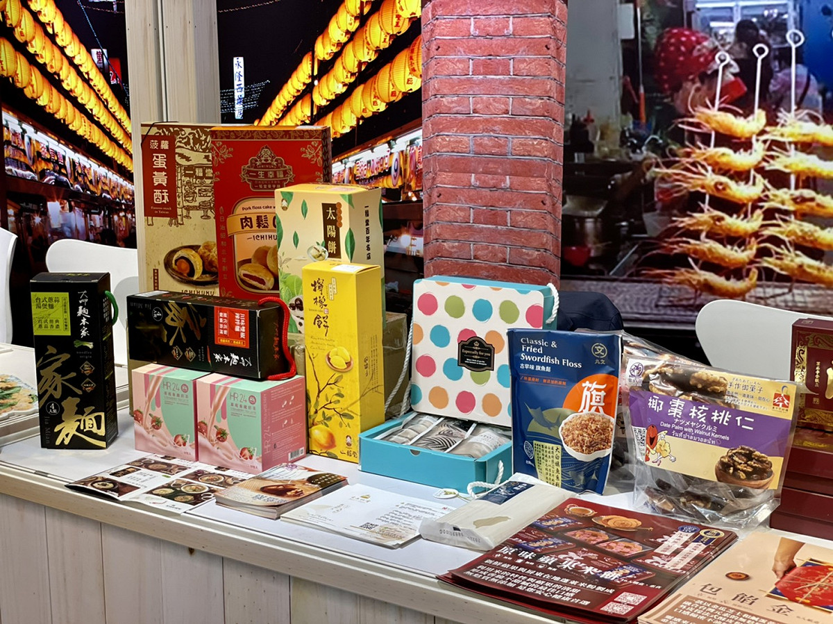 參與本屆香港國際旅遊展的觀光圈夥伴十分踴躍，現場展示各式伴手禮。 參山處/提供