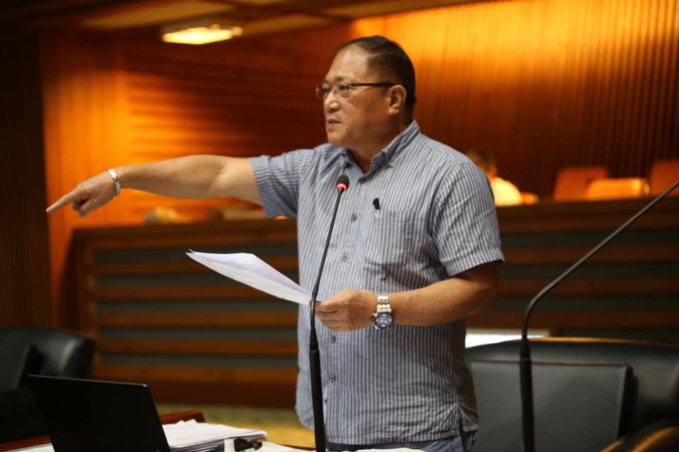 宜蘭縣議員陳鴻禧於27日在縣議會提案，望縣政府向中央爭取普發一萬元現金紓困，提案全數通過。 圖: 翻攝自陳鴻禧臉書