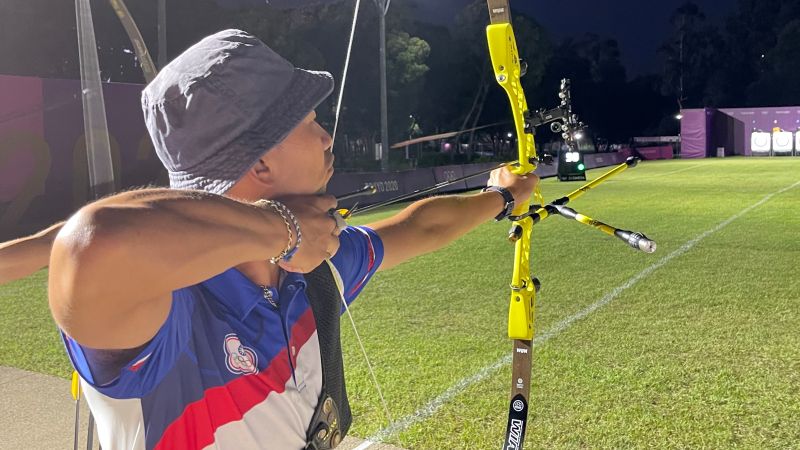 2020東京奧運，「博士射手」魏均珩以總比分6比2逆轉擊敗西班牙Daniel Castro，挺進32強，下役恐上演中華隊內戰。 圖：教練林政賢／提供