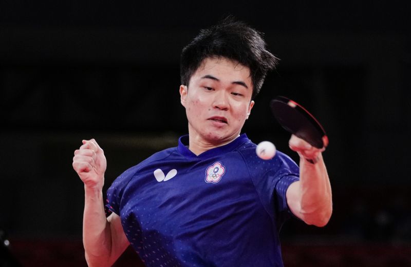 林昀儒今（29）日出戰男單四強，對上世界第一中國選手樊振東，雙方激戰到第七局，可惜林昀儒以3：4落敗。 圖/美聯社/達志影像