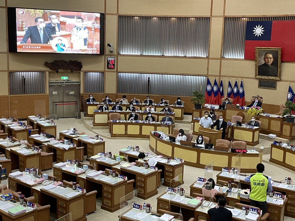 張錦豪提醒侯友宜及其團隊勿濫用市府資源成就未來選舉之事。 圖：林昀真／攝