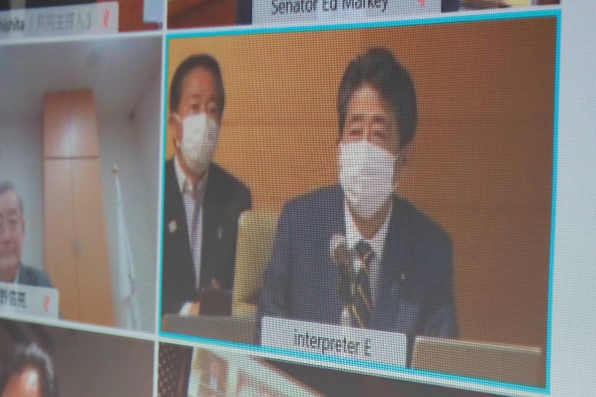 「台美日國會議員戰略論壇」以視訊形式舉行，「神秘嘉賓」安倍晉三為論壇開幕致賀詞，強調「台灣非常重要」。 圖：外交部提供
