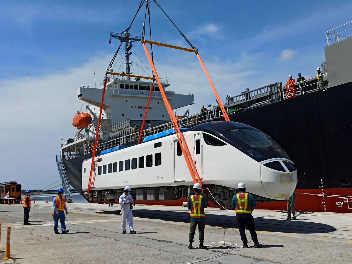 EMU3000新型城際列車可增加載客量４成。 圖：台鐵／提供（資料照片）