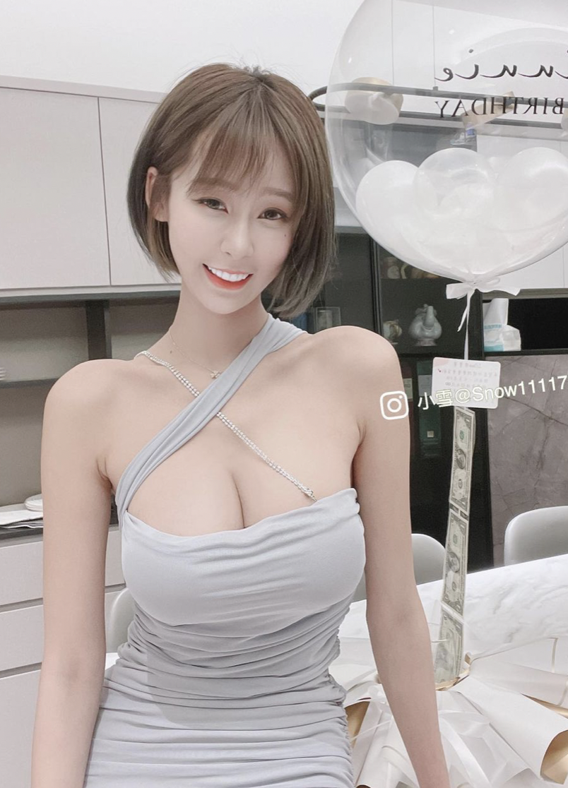 小雪生日大秀火辣身材。 圖：翻攝IG／小雪
