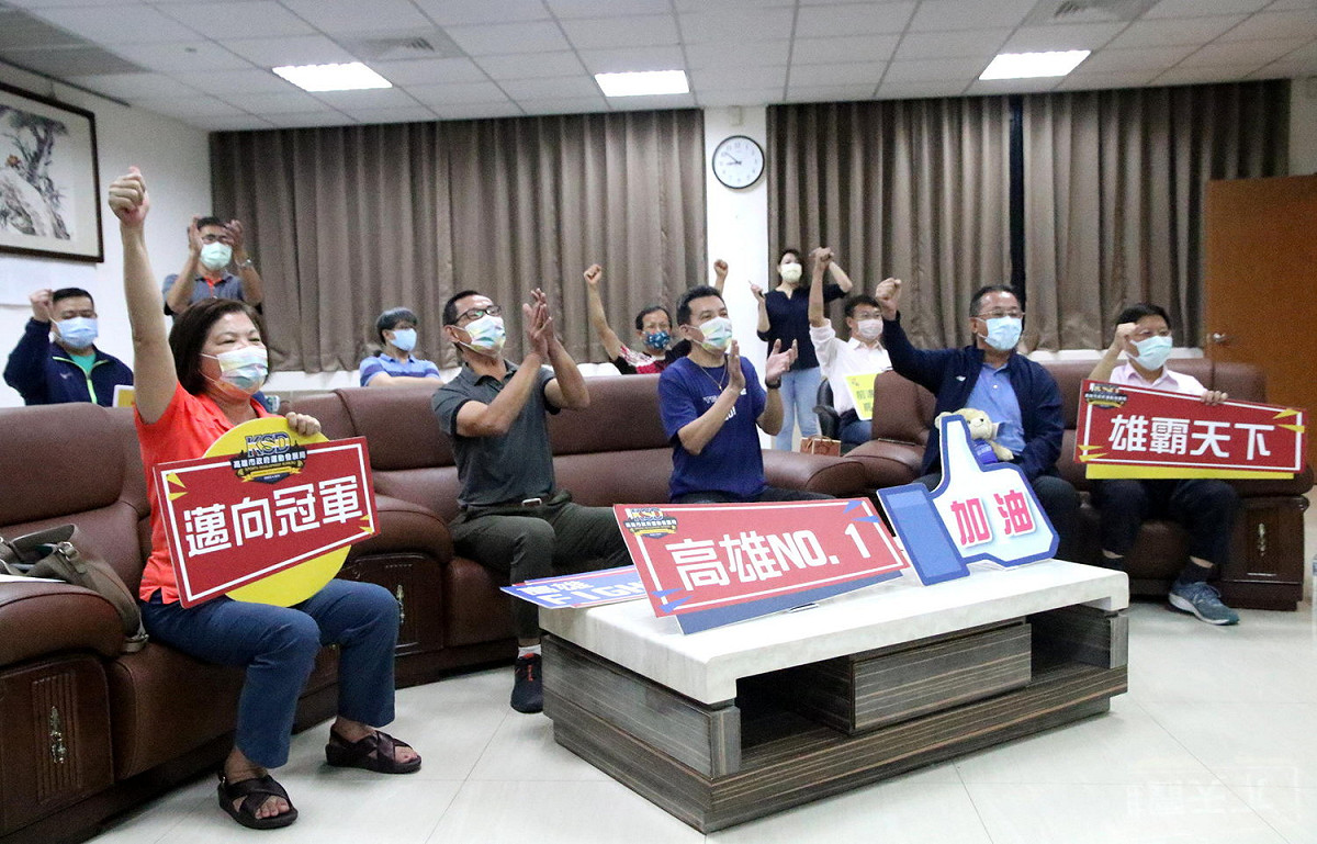 親友團一起為戴資穎加油。 圖：高市運發局提供