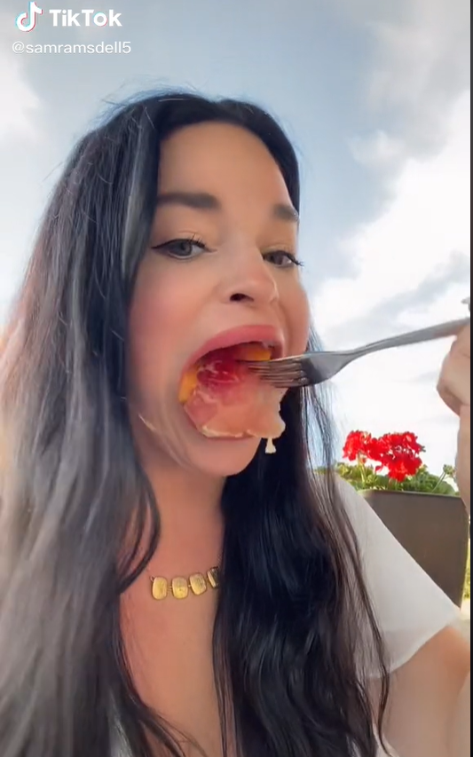 抖音網紅Samantha Ramsdell為「全球嘴巴最大的女性」紀錄保持人。 圖: 翻攝自Tik Tok /samramsdell5