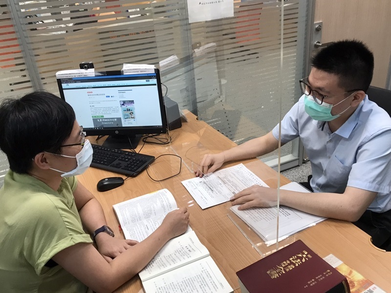 義務律師面談法令諮詢示意圖。 圖：新北市勞工局提供。