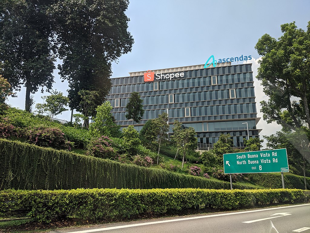 蝦皮位於新加坡科學園的總部，雖然打著「冬海集團」名號，但中資色彩濃厚，令外界質疑。 圖：翻攝自維基網站/TheGreatSG'rean