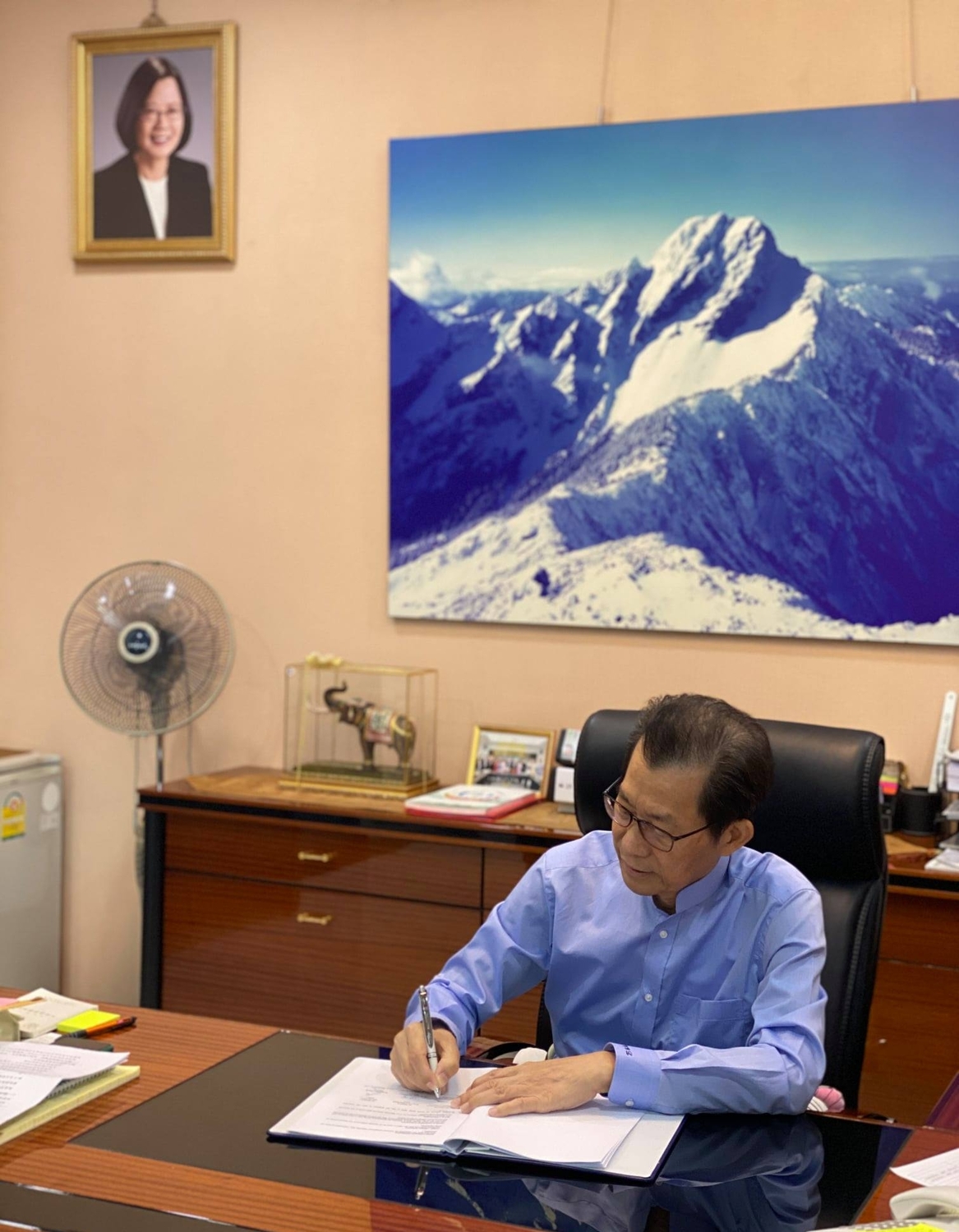 駐泰國大使李應元臉書發文說明請辭原因 圖：李應元臉書