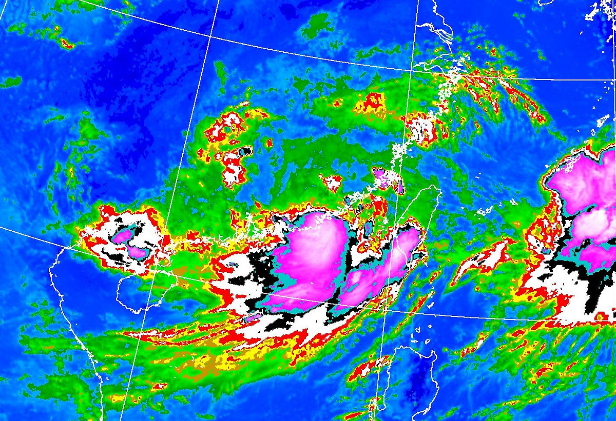 目前輕度颱風「盧碧」暴風圈已進入台灣海峽。 圖：中央氣象局／提供