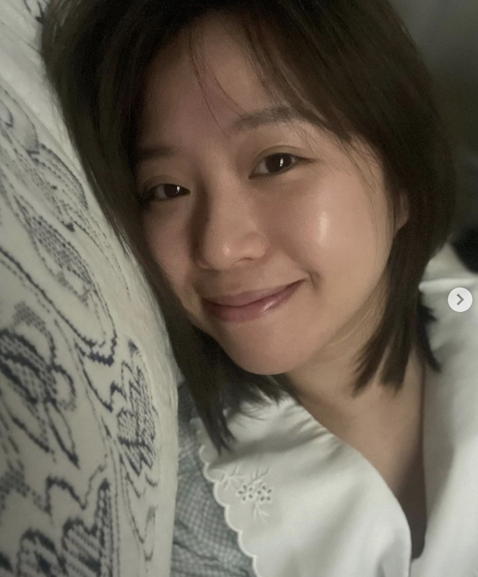 鄭茵聲日前發出清純素顏照。 圖：翻攝IG/鄭茵聲