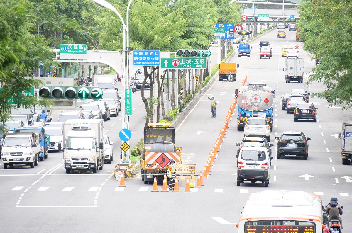 新北板橋區縣民大道分隔島8月6日起施工交管。 圖：新北市交通局提供