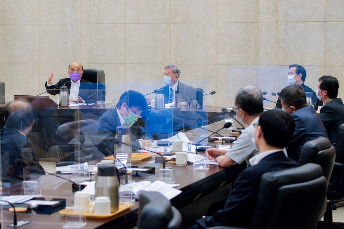 行政院長蘇貞昌今（9）日早上8時召開擴大防疫會議。 圖：行政院提供