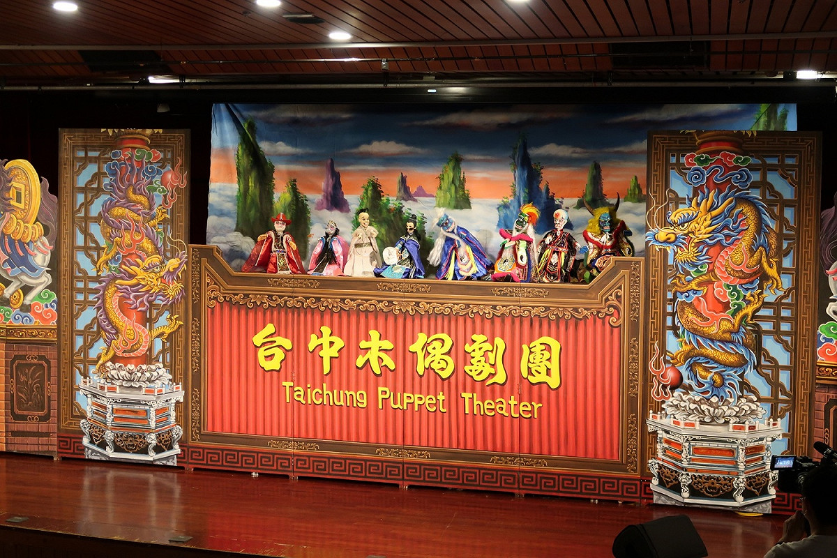 台中木偶劇團帶來《鋒芒再現-英雄的冒險之旅》精彩演出。 台中市政府文化局/提供