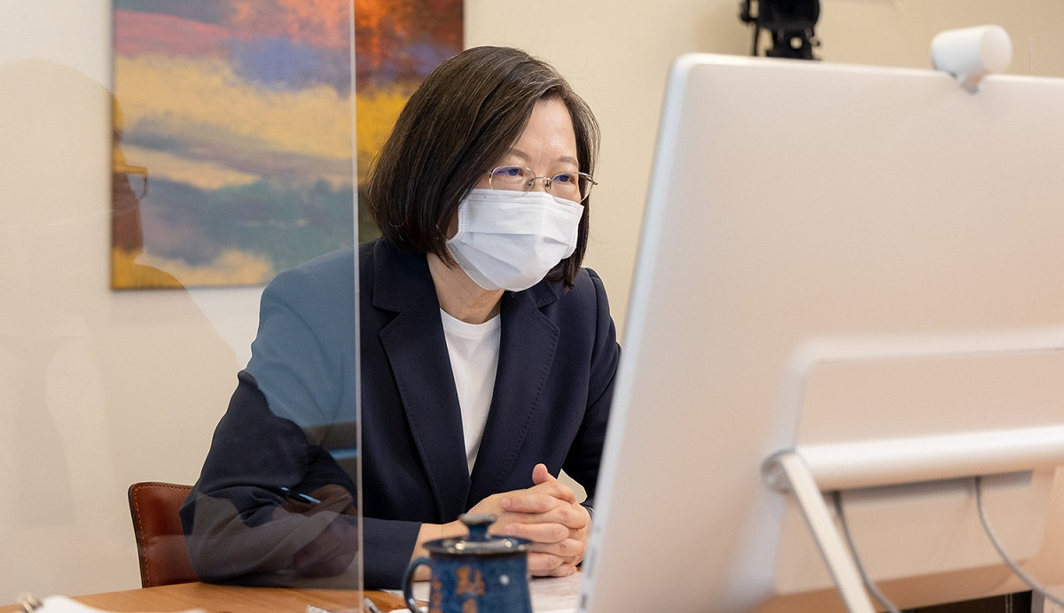 總統蔡英文接受日媒文藝春秋訪問。 圖：總統府提供