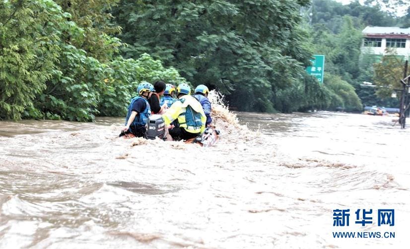 四川豪雨成災，當地居民更透露水庫無預警洩洪造成傷亡，官方卻沒統計數字。 圖：新華網