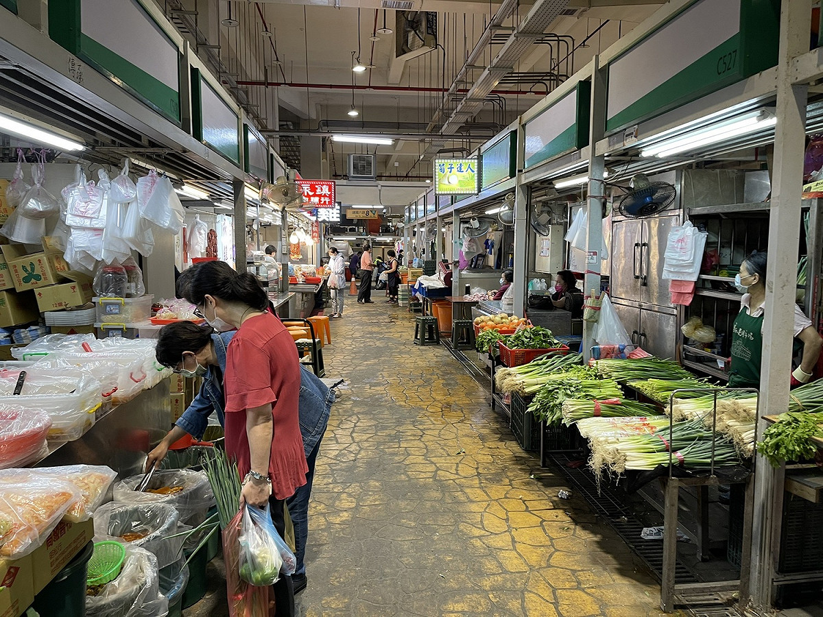 連續風災豪雨重創中南部蔬菜，西螺均價飆至每公斤72元，小白菜破百，民生壓力驟增。（圖為市場示意) 圖：台中市政府／提供