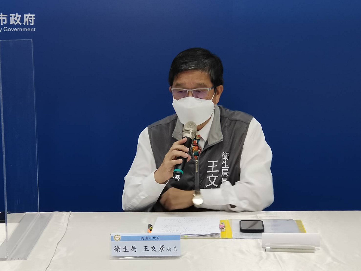 衛生局長王文彥表示，市府統計桃園市通報疫苗接種不良反應死亡案件截至8/11有52件，其中22件申請疫苗接種受害救濟。