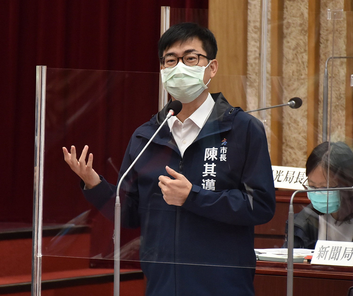 陳其邁表示紓困用現金，振興用消費券。 圖：高雄市政府提供
