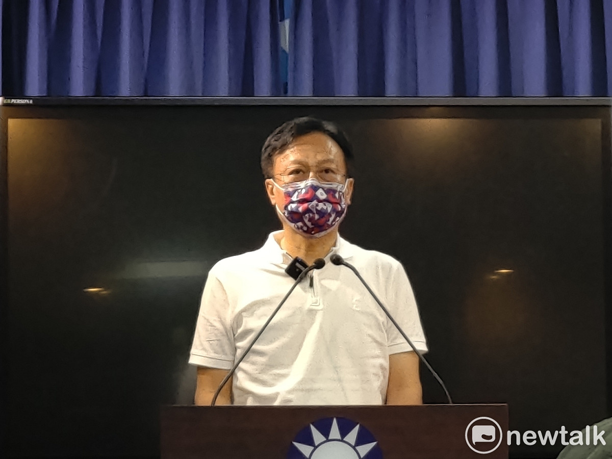卓伯源於國民黨中央發表黨主席參選宣言。 圖：黃建豪/攝