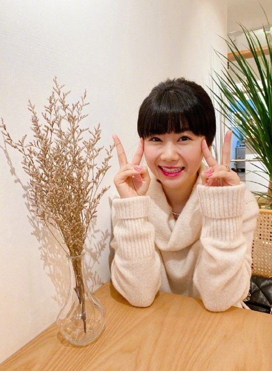 福原愛在擔任東奧桌球賽球評時表現優異，電視台也對她給予全面支持，目前工作已排到年底，甚至已有日本跨年運動節目考慮邀請她。 圖：翻攝自微博