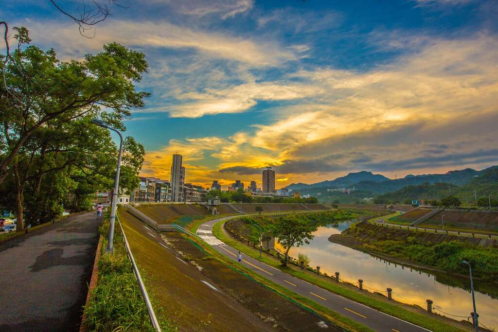 景美溪水岸風景。 圖：北市水利處／提供