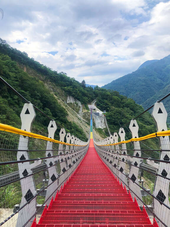 雙龍七彩吊橋。 圖：取自日月潭國家風景區管理處