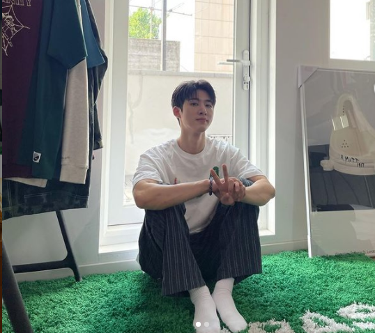 B.I過去涉嫌購買毒品，後因毒品爭議退出團體iKON。 圖：翻攝自IG/shxxbi131
