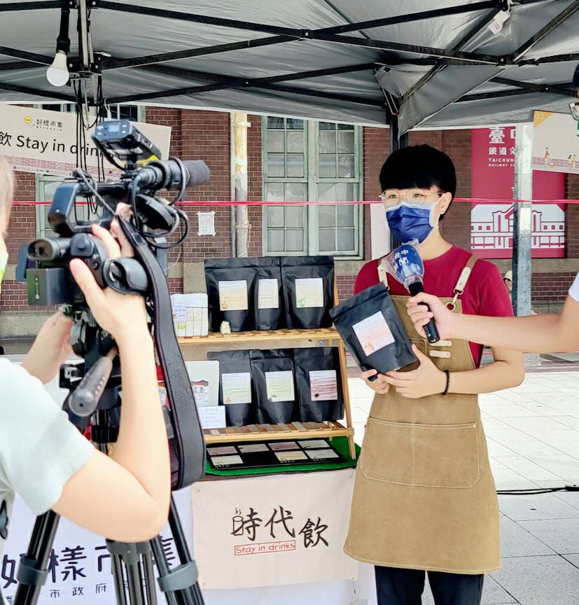 青創團隊成員精享創業過程。 台中市政府勞工局/提供
