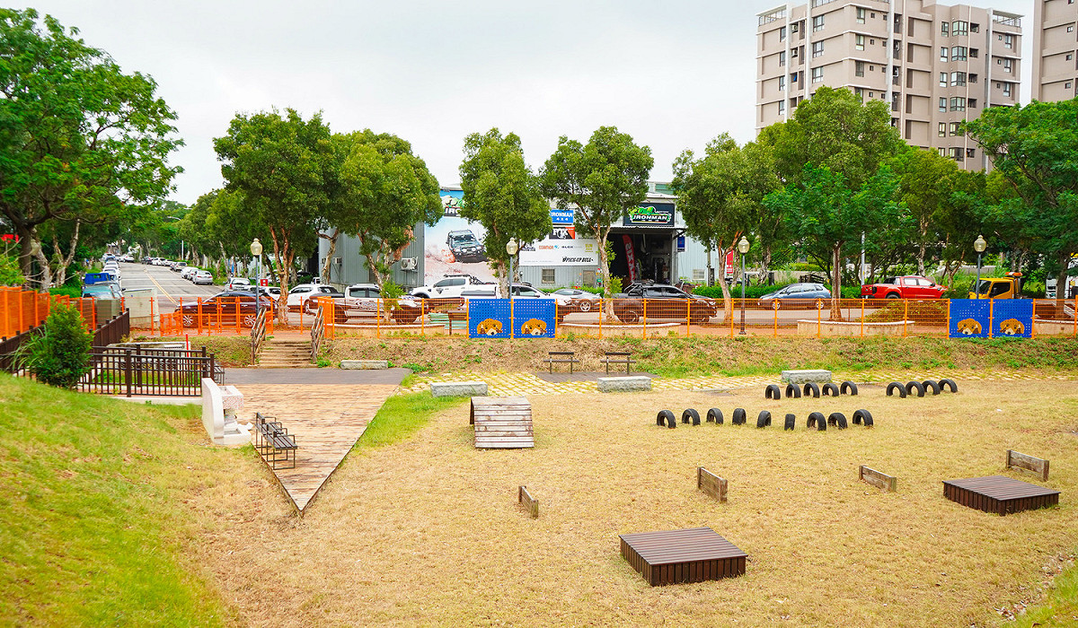 松柏公園優化原本的寵物設施。 圖：林口區公所提供