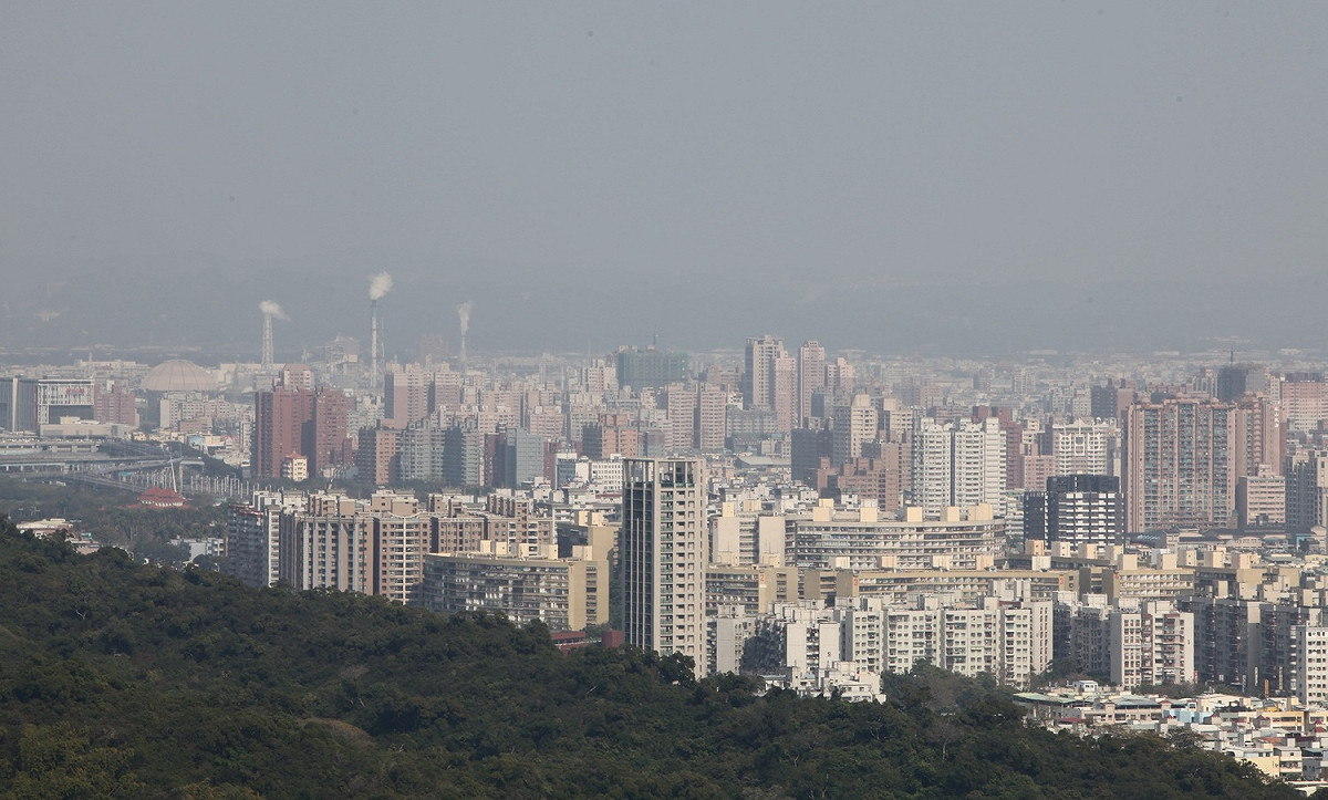 秋冬季節高雄市空污嚴重。