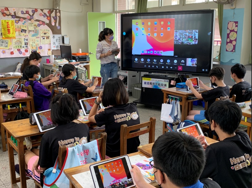 新北部署線上教學各項準備 因應疫情變化隨時上場。 圖：新北市教育局提供
