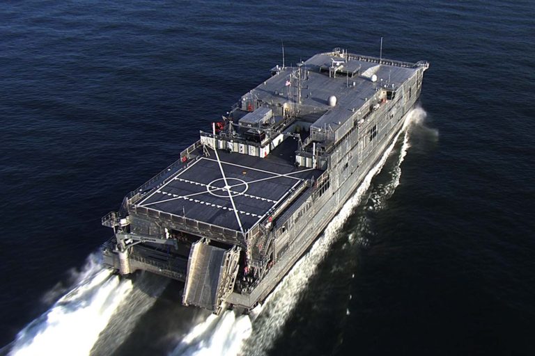 救援中美洲國家海地，美軍擬派遣「先鋒級」遠征快速艦「伯靈頓號(T-EPF-10)」支援，做為空中監視的無人機起降平台。 圖：翻攝US Navy官網