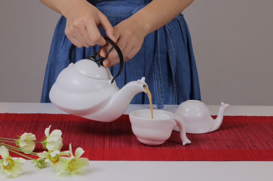 鶯歌陶瓷博物館順勢結合鶯歌燒器皿，推出「我的鶯式食尚」三部曲影片。 圖：鶯歌陶瓷博物館提供