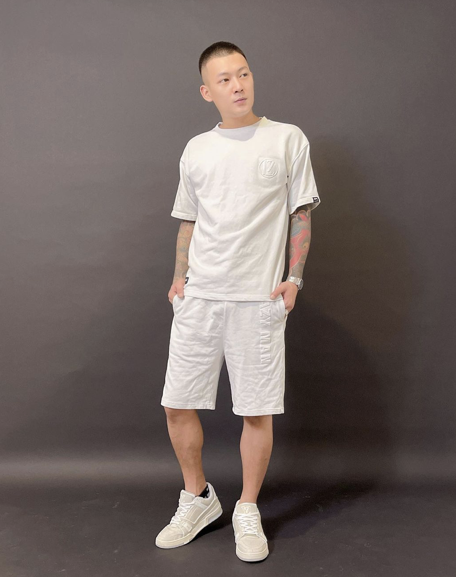 網紅鳳梨時常開直播與網友互動。 圖：翻攝IG/鳳梨