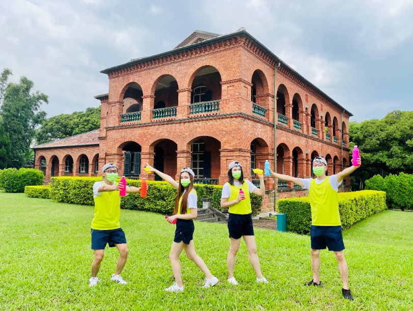 新北市兒童藝術節搭配全國運動會以怪獸競技場為主題，打造線上運動慶典，新北淡水古蹟博物館變身健身房與大家一起動茲動，精心設計一套4種的古蹟運動式，「古more泥健身房」正式開課！ 圖：淡水古蹟博物館提供