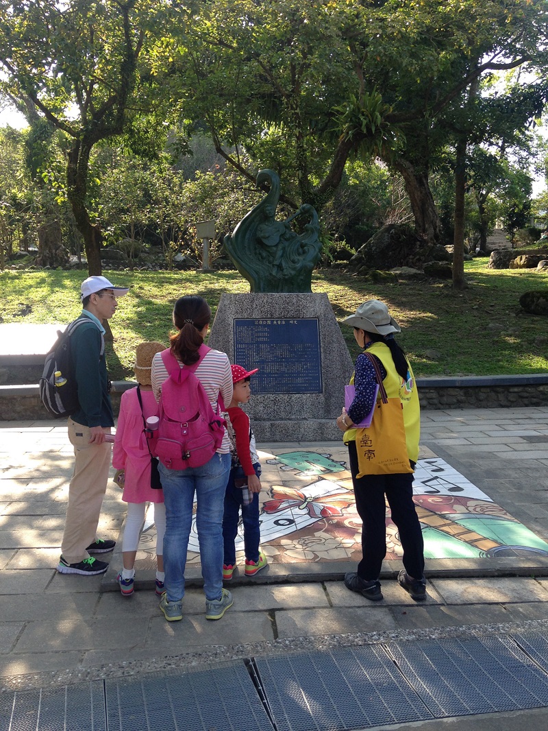 關子嶺溫泉鄉散步嶺頂公園吳晉淮音樂廣場(三級警戒前拍攝的照片。 圖：台南觀旅局／提供