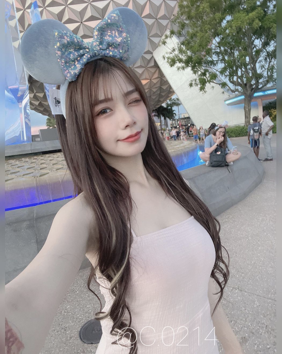 青青日前到法國旅遊時竟遇闖門賊。 圖：翻攝IG/青青