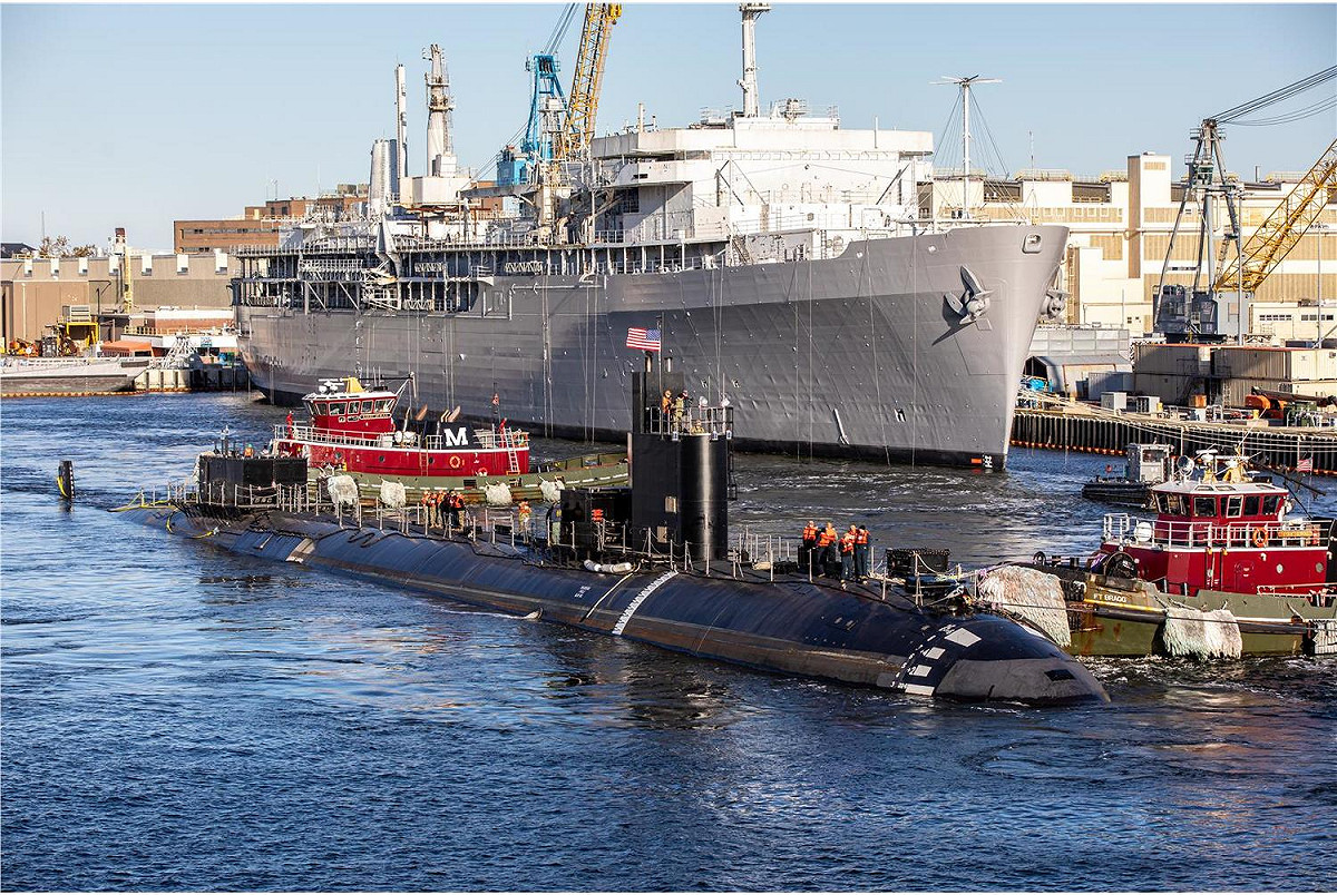 2019年美軍核潛艦「拉霍亞號(SSN-701)」改裝繫泊訓練艦被拖入查爾斯頓港。 圖：翻攝DVIDS網站