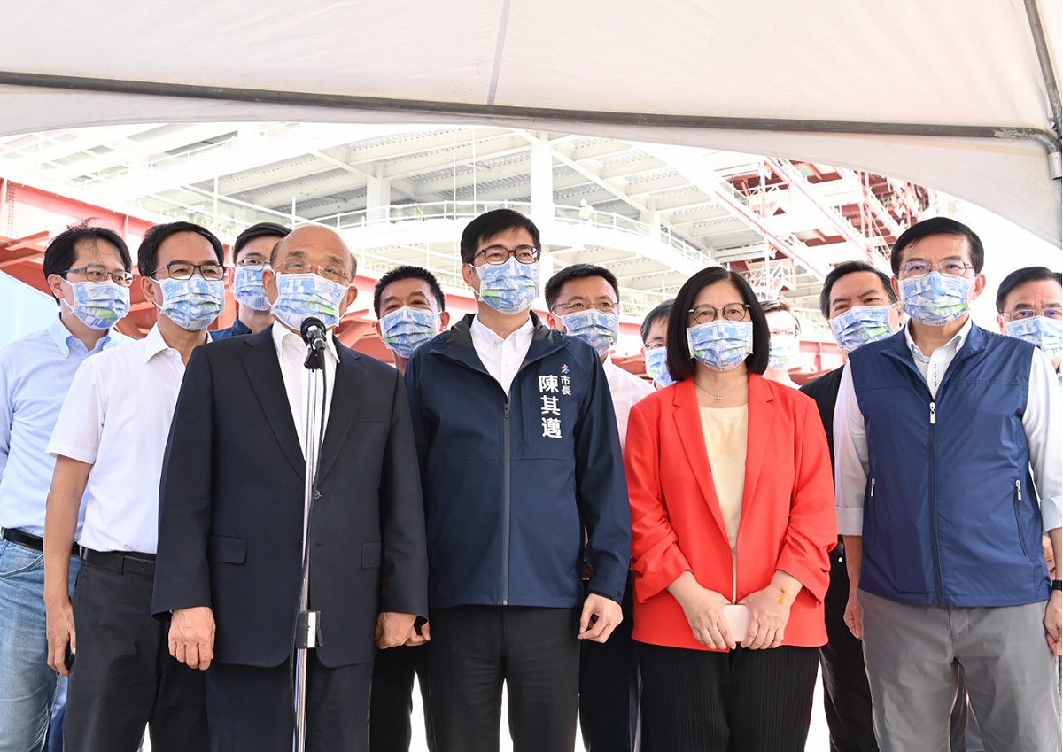 行政院長蘇貞昌、高雄市長陳其邁等人上午出席高雄願景館遷移啟動儀式。 圖：行政院 / 提供