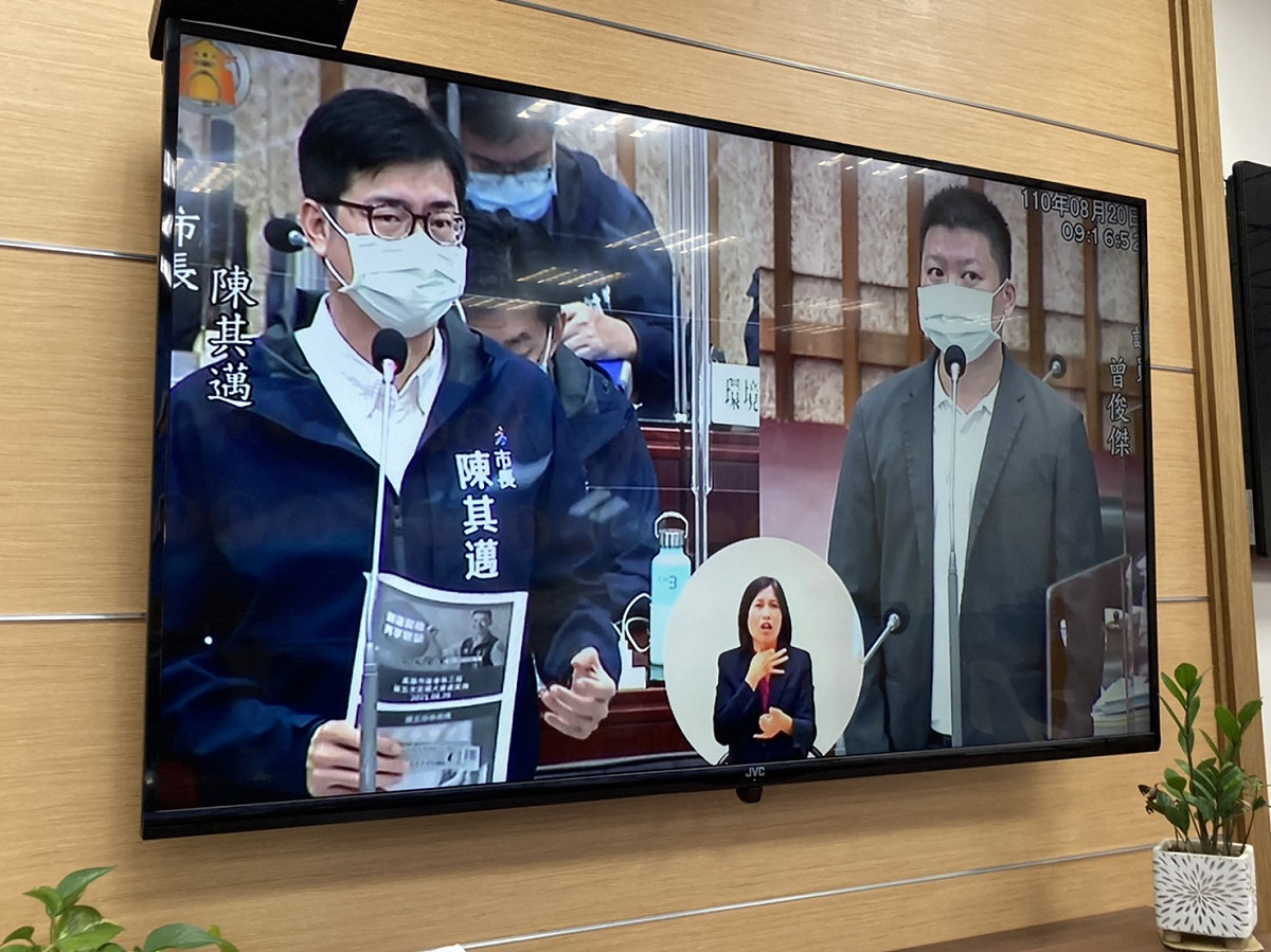 國民黨議員指控陳其邁答詢作弊。 圖：高市議會國民黨團提供