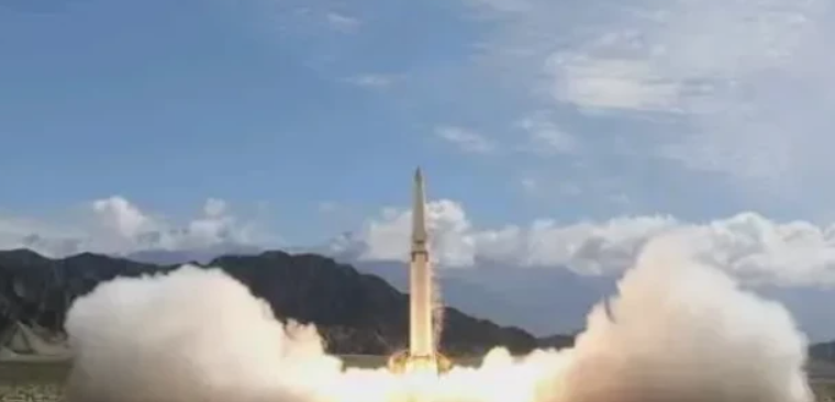 除去電磁干擾外，目標周圍所佈置的防空導彈等物理防護手段，同樣阻擋不了這款導彈。 圖：翻攝自騰訊網