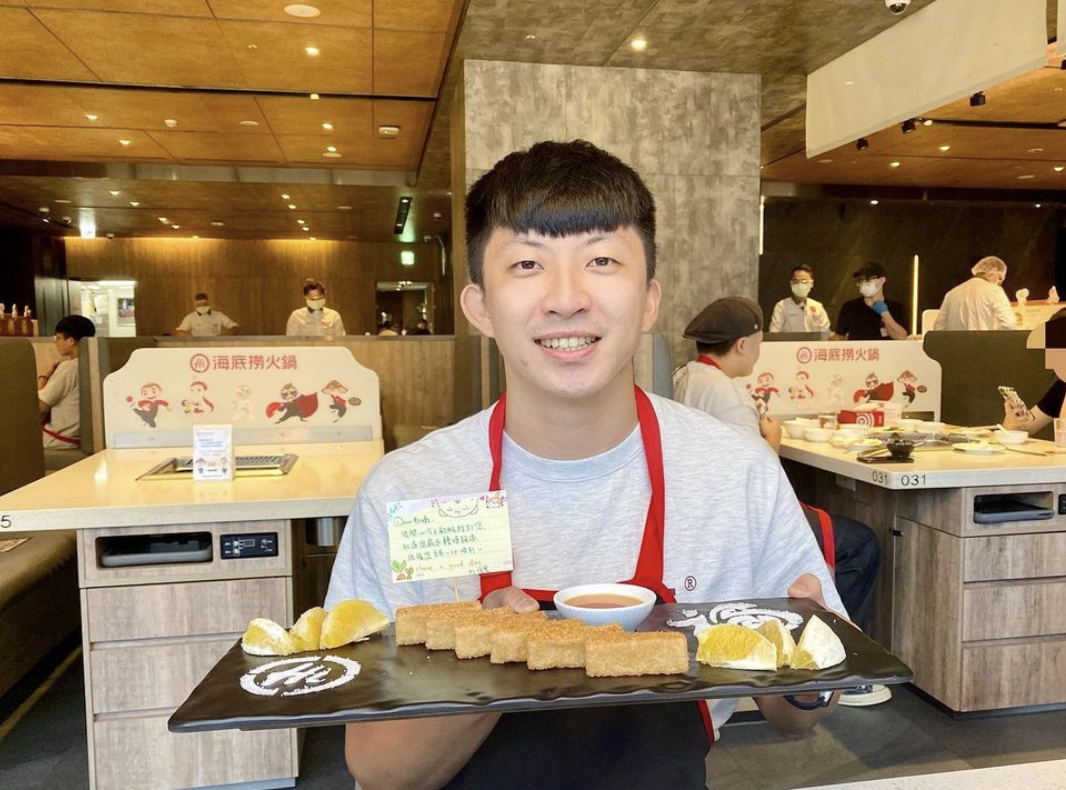耶嫩用餐意外收到祝福。 圖：翻攝IG／耶嫩